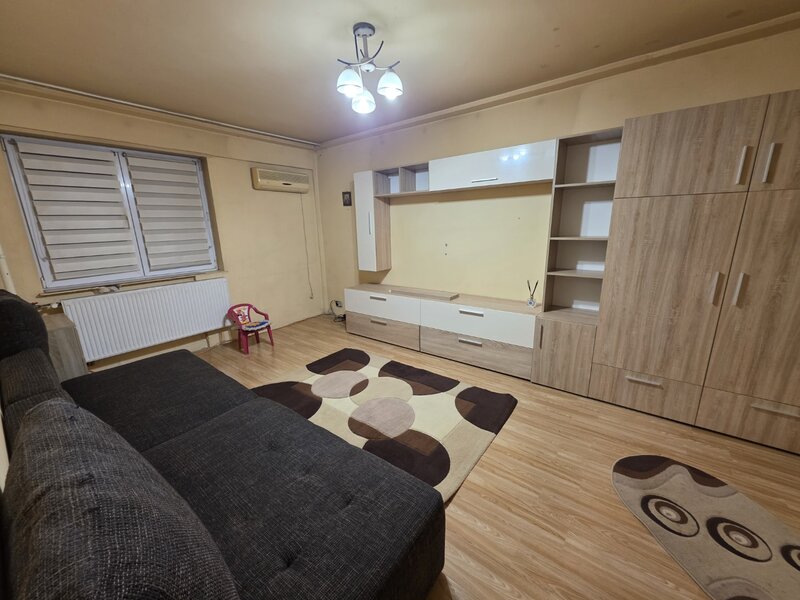 Titan, 5 minute metrou, chiar la parcul IOR, vav liceul Dante,