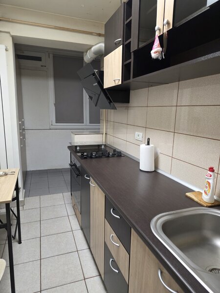 Titan, 5 minute metrou, chiar la parcul IOR, vav liceul Dante,