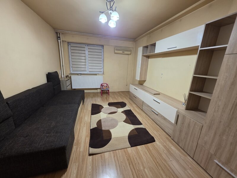 Titan, 5 minute metrou, chiar la parcul IOR, vav liceul Dante,